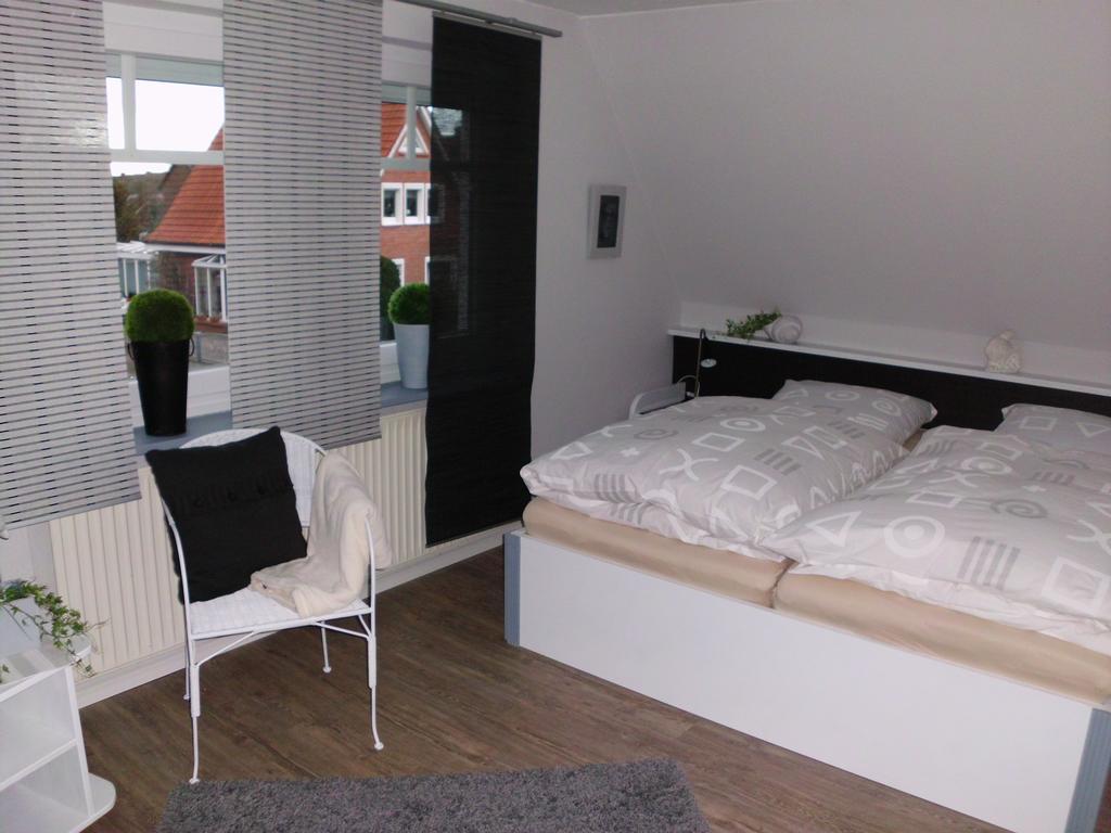 Ferienwohnung Emma レーア エクステリア 写真